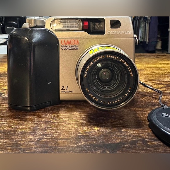 OLYMPUS DIGITAL CAMERA 📸